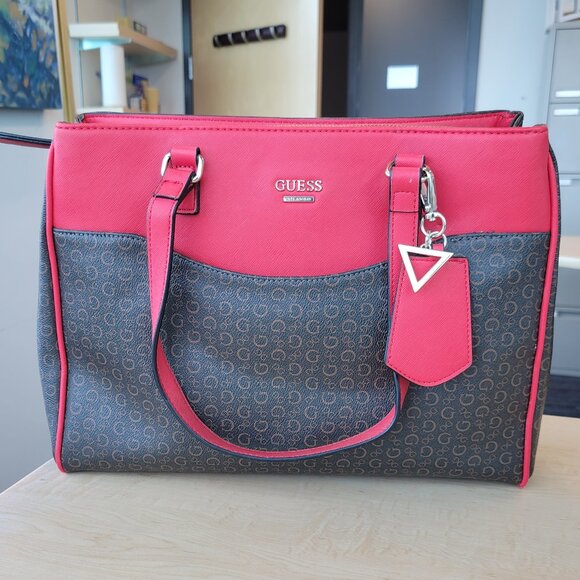 Guess Handbag - Picture 1 of 11